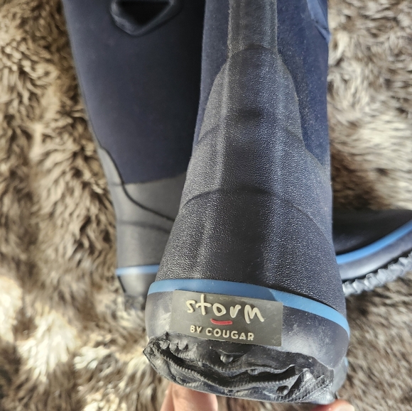 BNWT- Kids Storm by Cougar boots- size 2 - Picture 2 of 5
